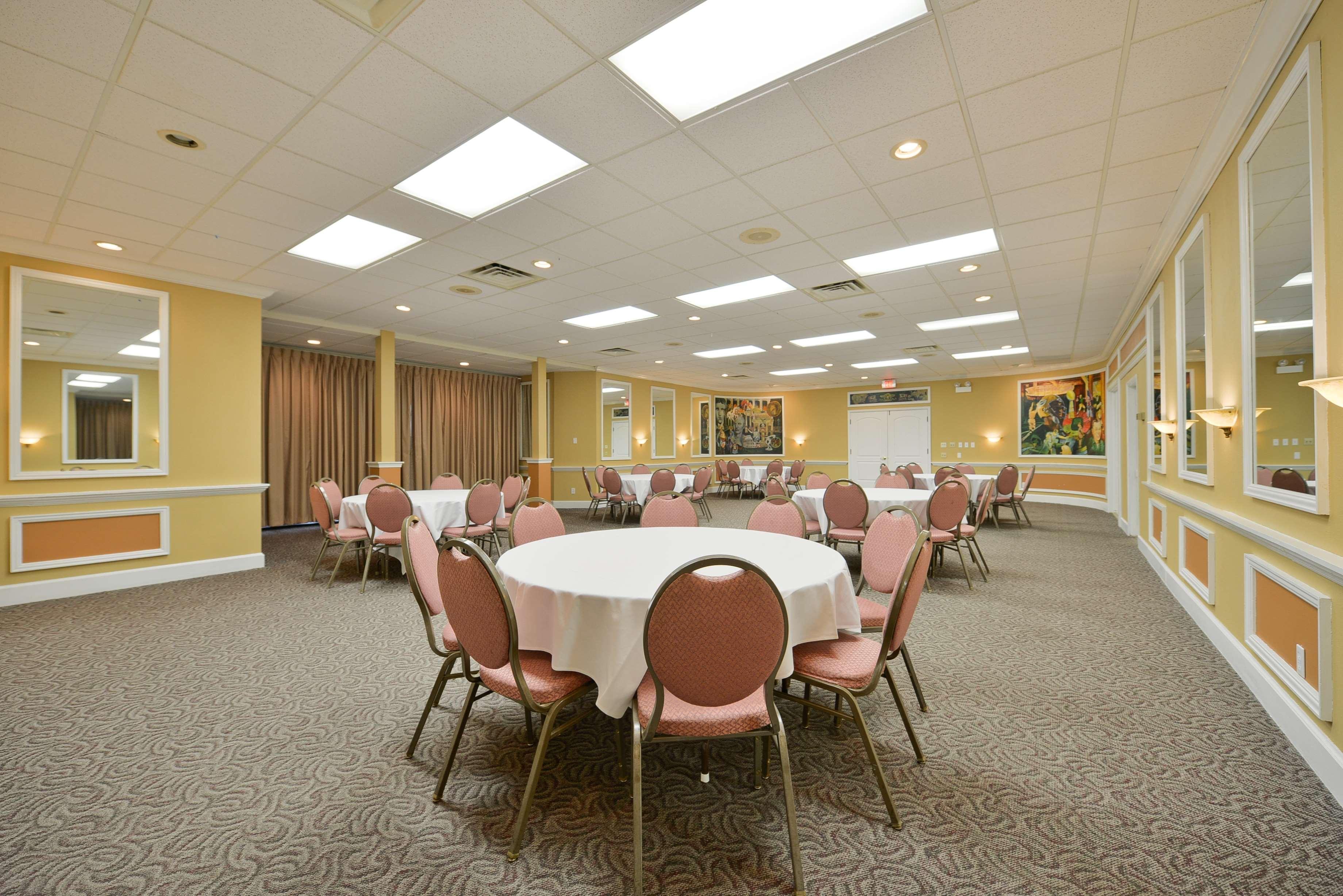 Best Western Green Bay Inn And Conference Center Бизнес фото