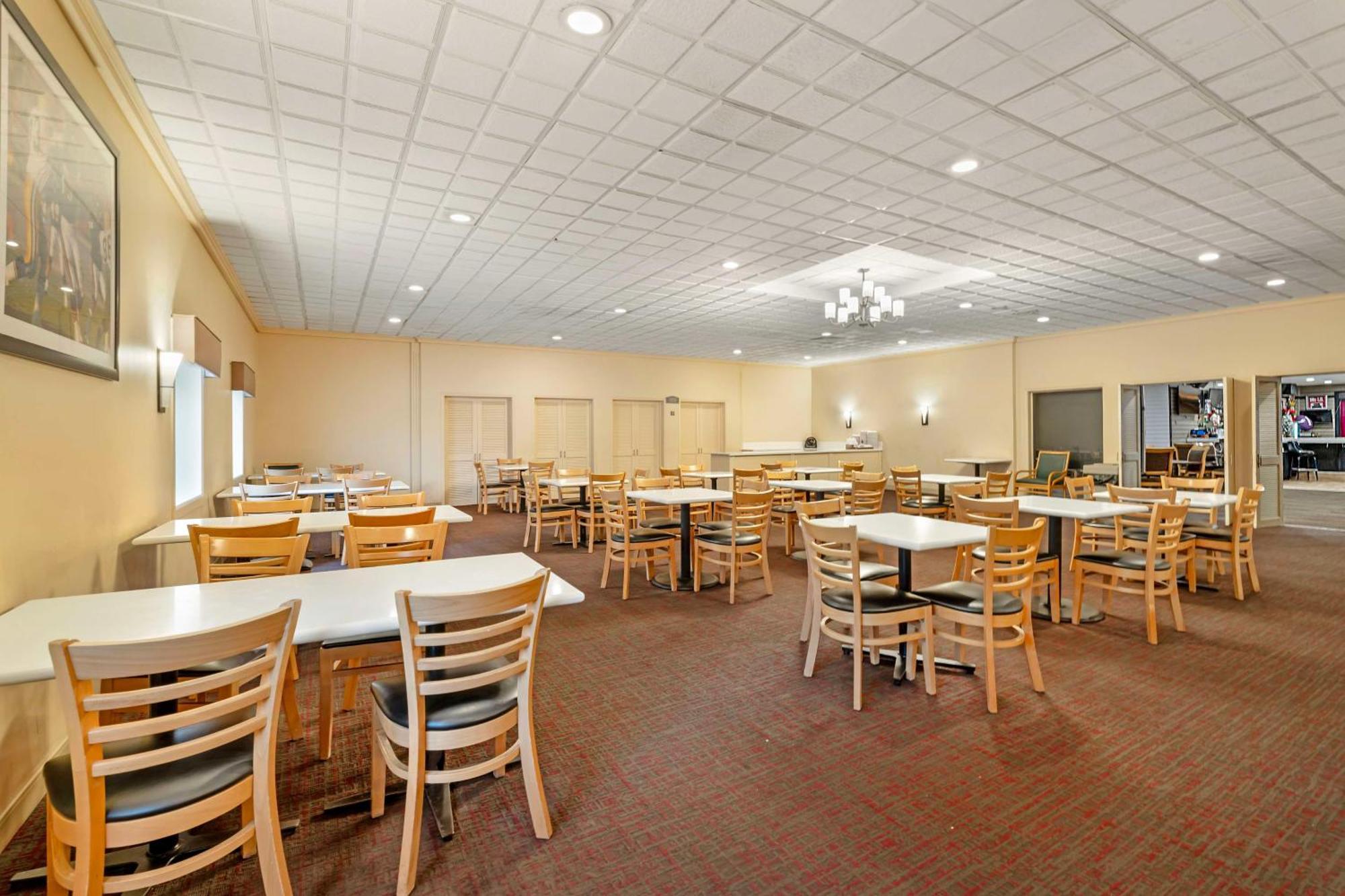 Best Western Green Bay Inn And Conference Center Экстерьер фото